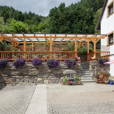 Beautiful In With Garden Apartment *