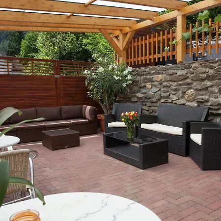 Beautiful In With Garden Apartment