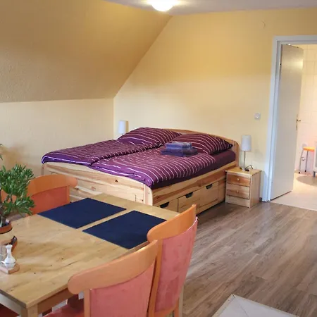 Beautiful In With Garden Apartment *